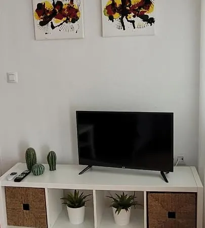 Catalina, En El Casco Historico. * Ronda