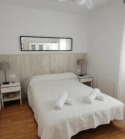 Catalina, En El Casco Historico. * Ronda