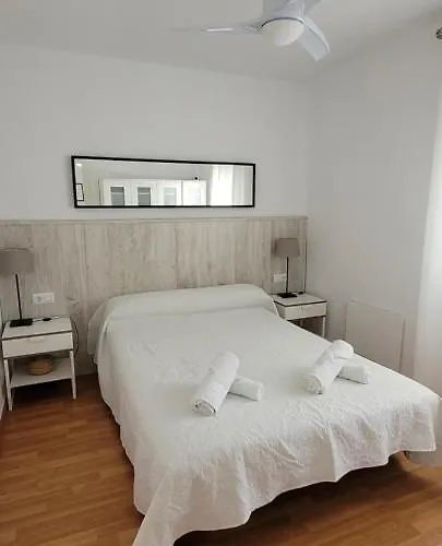 Catalina, En El Casco Histórico. * Ronda